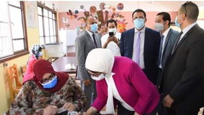 وزيرة الصحة تدعو المواطنين لارتداء الكمامات خلال الإدلاء بأصواتهم بالشيوخ| فيديو