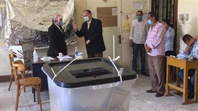 جولة لمحافظ أسيوط علي لجان الانتخابات |   فيديو وصور