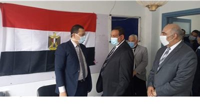 محافظ البحيرة يتفقد عددا من اللجان الانتخابية ويشيد بنسبة الحضور  | صور