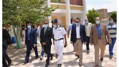 محافظ الإسماعيلية يتفقد لجان انتخابات الشيوخ