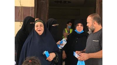 بالزغاريد.. إقبال السيدات على لجان انتخابات الشيوخ بالغربية