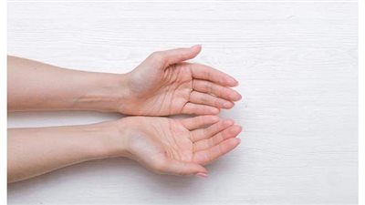 4 مكونات منزلية تخلصك من فرط تعرق اليدين