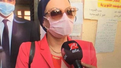 وزيرة البيئة تدلي بصوتها في انتخابات مجلس الشيوخ