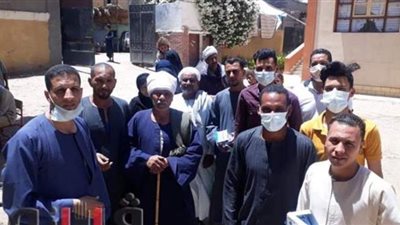 إقبال أهالي أبوتشت على لجان انتخابات الشيوخ رغم ارتفاع درجات الحرارة | صور