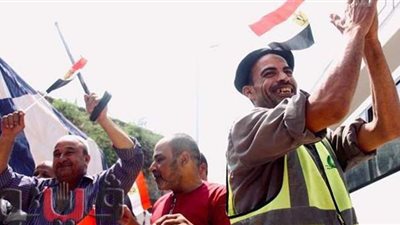 رقص وكمامات وكحول.. أبرز مشاهد انتخابات الشيوخ أمام لجان المطرية | صور