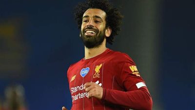 محمد صلاح يطير إلى اليونان لاستكمال إجازته في إحدى الجزر