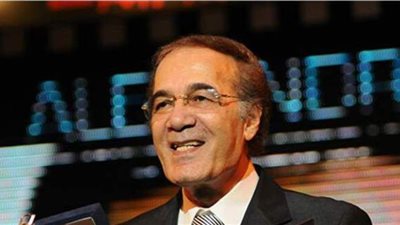 بلاغ يطالب بالتحقيق في شائعة وفاة الفنان محمود ياسين