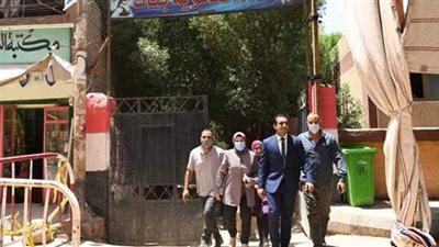 نائب محافظ قنا يتابع سير العملية الانتخابية بعدد  من مدن المحافظة | صور