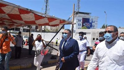 محافظ البحر الأحمر يتفقد عددا من اللجان الانتخابية بالغردقة | صور