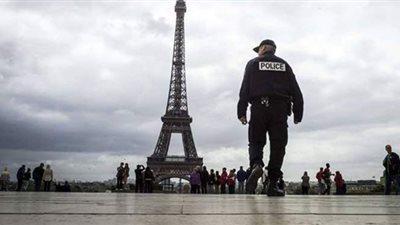 فرنسا تمدد حظر التجمعات العامة حتى 30 أكتوبر
