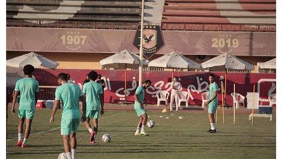 الأهلي يتدرب صباح غداً ويجري مسحة طبية استعداداً للإنتاج