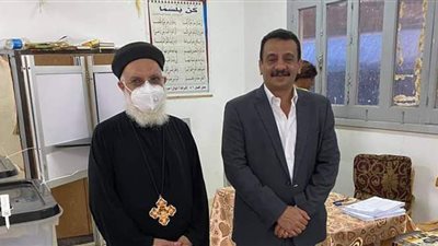 وكيل البطريركية بالإسكندرية يدلي بصوته في انتخابات الشيوخ | صور