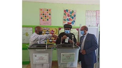 أسقف الوادي الجديد يشارك في انتخابات مجلس الشيوخ