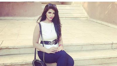 الجينز بجميع قصاته موضة صيف ٢٠٢٠ ولكن بالألوان الفاتحة