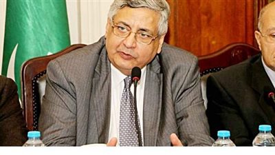 مستشار الرئيس: اللقاح الروسي ليس دواء لعلاج كورونا ولكنه للتطعيم.. نتابع جميع التطعيمات العالمية والموجة الأولى لم تنته