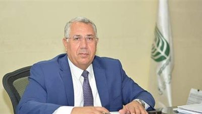 وزيرا التجارة والزراعة يصدران قراراً مشتركاً بشأن نظام تداول القطن الزهر لموسم 2020/2021