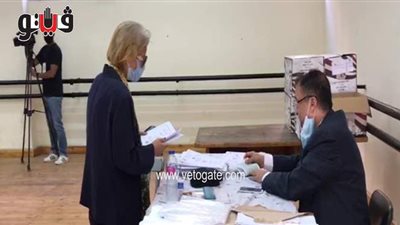 مستشارة الرئيس للتعاون الدولى تدلى بصوتها بانتخابات الشيوخ بالزمالك | فيديو
