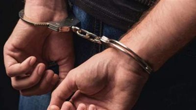 حجز صاحب مخزن لحيازته سلعا غذائية فاسدة بالنزهة