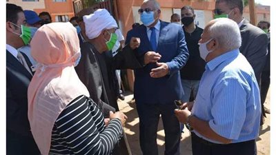 جولة تفقدية لمحافظ الوادي الجديد علي لجان انتخابات مجلس الشيوخ | صور