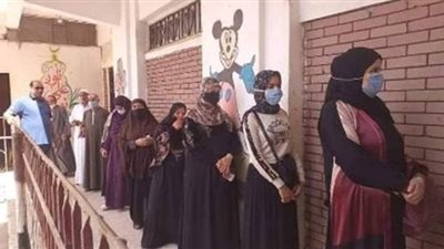 السيدات ينافسن كبار السن في انتخابات النواب بقرى الغربية | صور