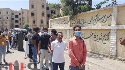 تطبيق الإجراءات الوقائية في تصويت الناخبين بلجنة الشهيد أبو العز | صور