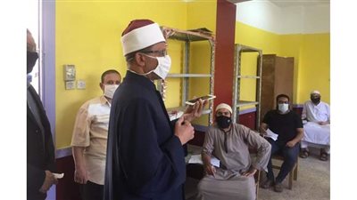 وكيل الأزهر يتفقد امتحانات نقل وشهادات القراءات بمعهد فتيات شبرا