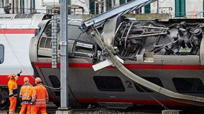 وسائل إعلام بريطانية: إصابات جراء انحراف قطار عن مساره في أسكتلندا