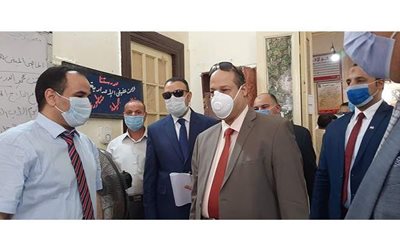 رئيس اللجنة المشرفة على الانتخابات بأسيوط يتفقد الانتخابات