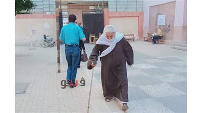 بعد تصدرهم المشهد.. رسائل كبار السن في انتخابات مجلس الشيوخ: يجب أن نكون قدوة للشباب.. الرئيس حمى مصر من الأشرار.. والأمن يساعدهم على الالتزام بالإجراءات الوقائية.. وتوفير كراسي متحركة