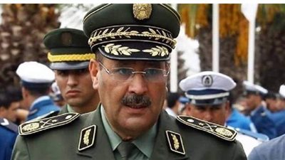 القضاء الجزائري يتهم 3 عسكريين بالخيانة العظمى