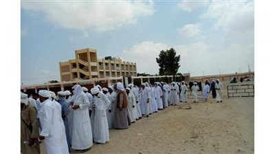 تزايد أعداد الناخبين أمام لجان انتخابات مجلس الشيوخ ببئر العبد | صور