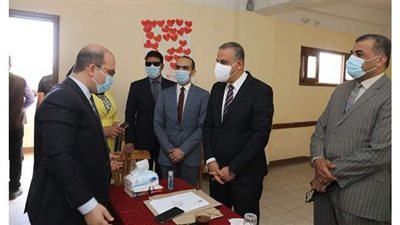 محافظ سوهاج يتفقد 10 لجان بانتخابات الشيوخ | صور