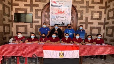 كنيسة أبي سيفين ببورسعيد تساعد المواطنين على معرفة مقرات لجانهم  الانتخابية | صور