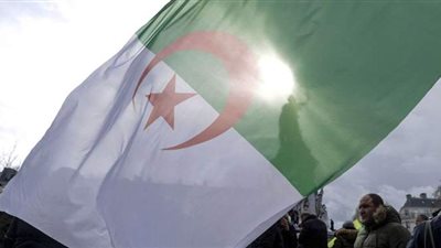 السجن  12 عامًا لمسئولين سابقين متهمين بالفساد في الجزائر