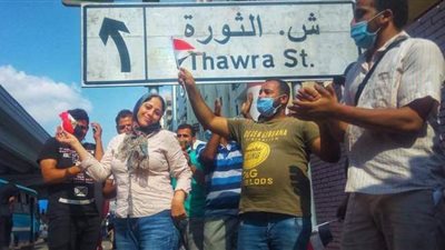 وصلة رقص أمام لجان مدينة نصر في اليوم الثاني لانتخابات مجلس الشيوخ