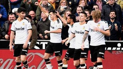 فالنسيا الإسباني يعرض جميع لاعبيه للبيع بسبب أزمة  كورونا