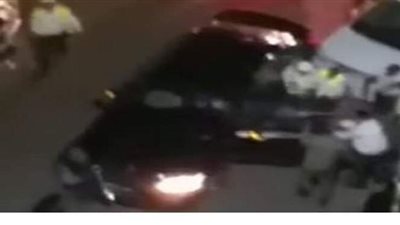 سائق يدهس المارة محاولا الهرب من الشرطة في سوريا | فيديو