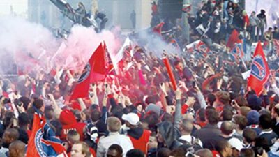الشرطة الفرنسية تفرق احتفالات جماهير سان جيرمان بالتأهل لنصف نهائي دوري الأبطال