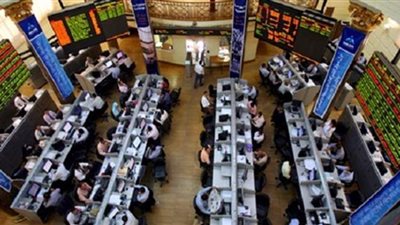تباين مؤشرات البورصة في مستهل تعاملات نهاية الأسبوع