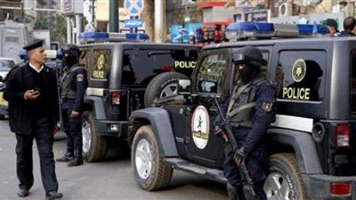 العيون الساهرة.. يد تؤمن العرس الديموقراطي.. وأخرى تكشف غموض ٣ جرائم قتل