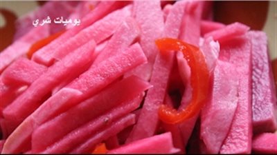بالفيديو.. طريقة عمل مخلل اللفت الأحمر بالبنجر