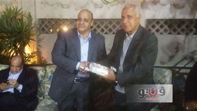 بالصور.. تكريم شحتة الإسكندراني واسم بوبو بصالون عفيفي بالإسكندرية