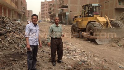 بالصور.. حملة لرفع القمامة والمخلفات من عزبة البط بشبرا الخيمة