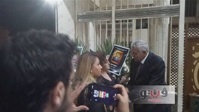 بالفيديو.. وصول نرمين الفقي ونهال عنبر إلى عزاء عمرو سمير