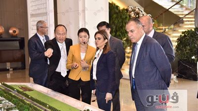 سحر نصر تزور مقر الشركة الصينية المشاركة في تشييد العاصمة الإدارية