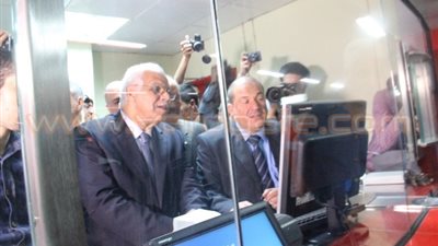 بالصور.. وزير النقل يفتتح المول التجاري داخل محطة مترو العتبة