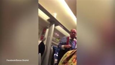 بالفيديو والصور.. رجل يسب امرأة وطفلها بألفاظ بذيئة