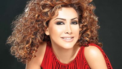 نوال الزغبى سعيدة بنجاح 
