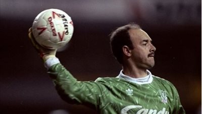 الـ«فيفا» يهنئ حارس المرمى الزيمبابوي بروس جروبيلار بعيد ميلاده