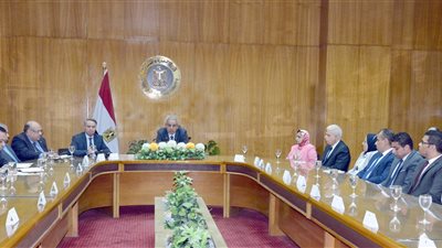 قابيل يلتقي أعضاء جهاز التمثيل التجاري المكلفين بالعمل في الخارج